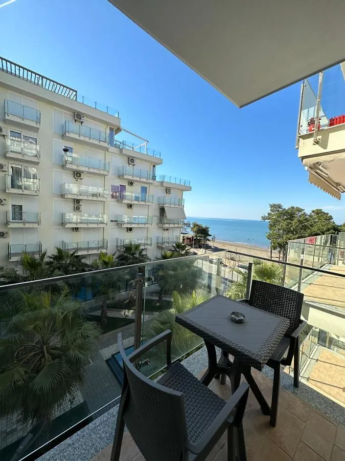 Sea View Mario'S Studio Sakes